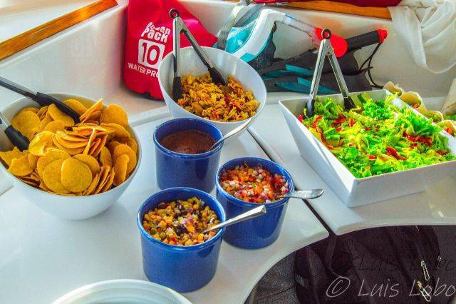 tropical-sunset-catamaran-10